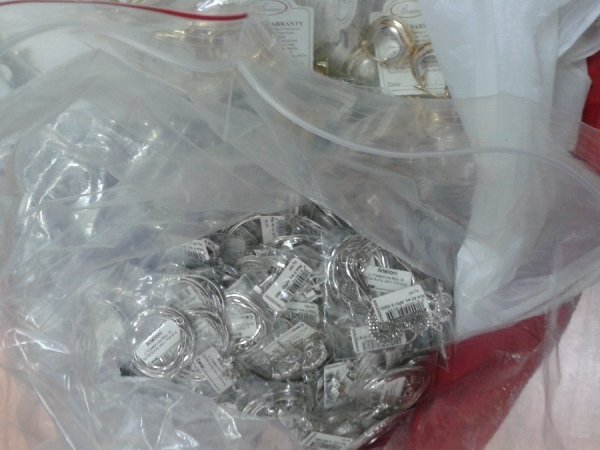 На Ягодині впіймали українку з незаконною «ювеліркою». ФОТО